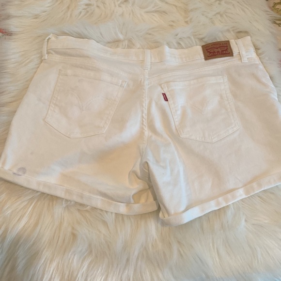 Levi shorts - Picture 2 of 4